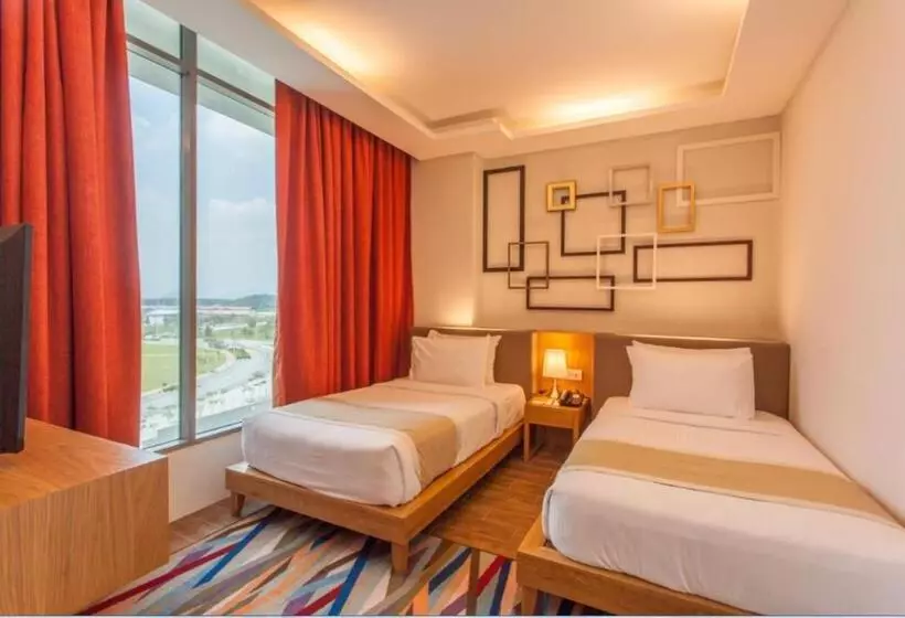Standard Studio, Casuarina@meru