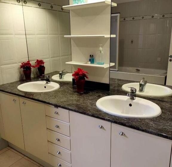 اتاق لوکس با بالکن, St Elena Boutique Residence