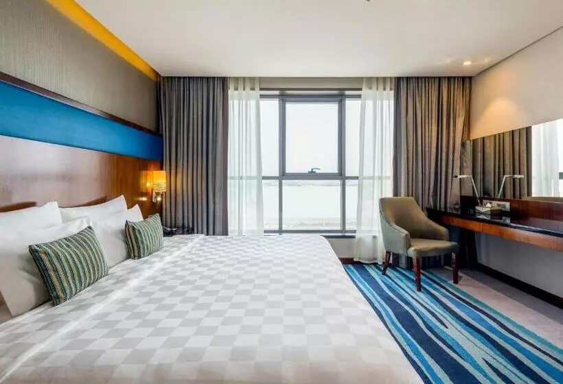 سوییت اجرایی, Flora Al Barsha Hotel At The Mall