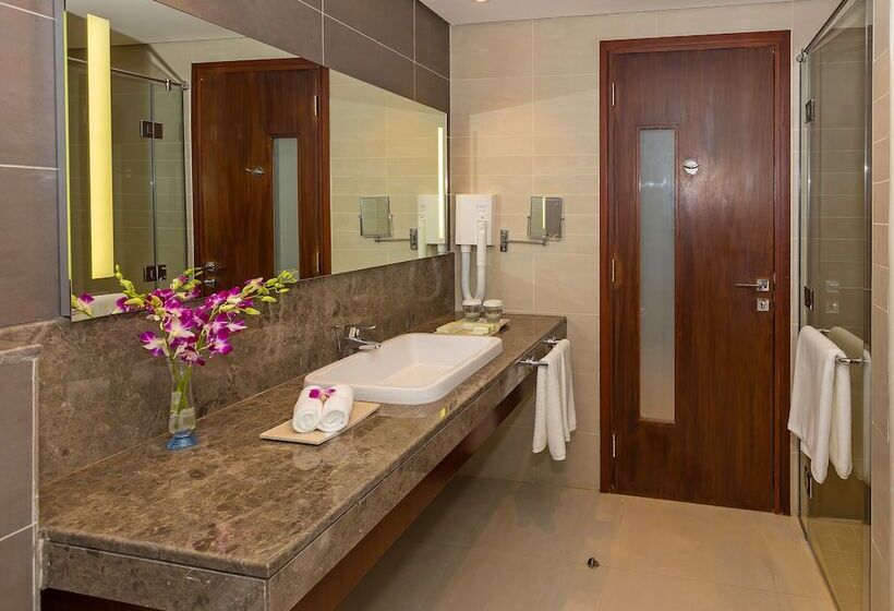 سوییت اجرایی, Flora Al Barsha Hotel At The Mall