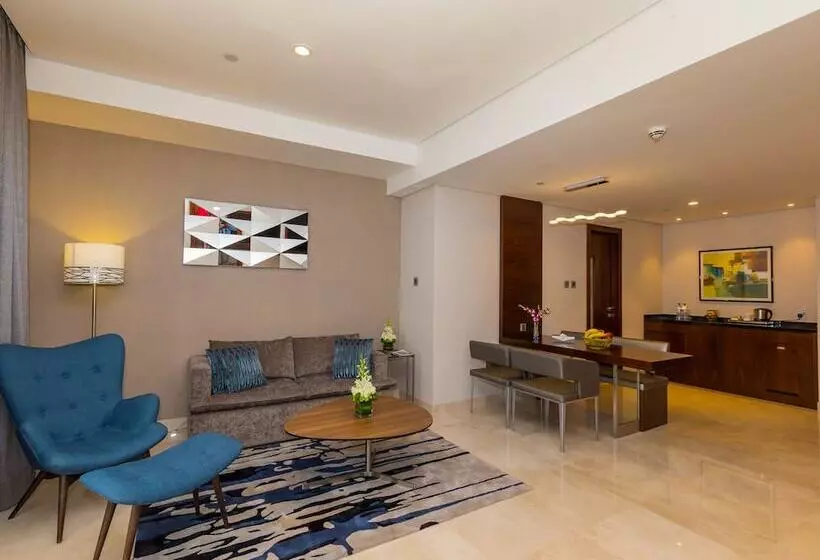 سوییت اجرایی, Flora Al Barsha Hotel At The Mall