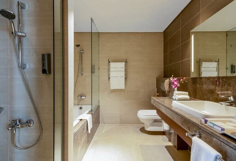 Люкс Deluxe 2 Спальни, Flora Al Barsha Hotel At The Mall