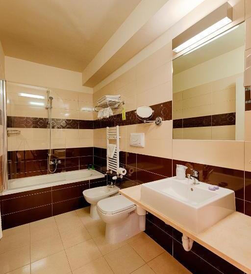 اتاق سوپریور سه تخته, Hb Aosta Hotel & Balcony Spa