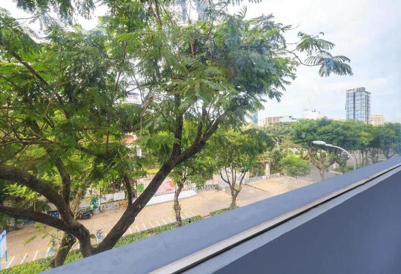 اتاق لوکس سه تخته, Vintage Park View Hotel & Spa   Hoang Phi