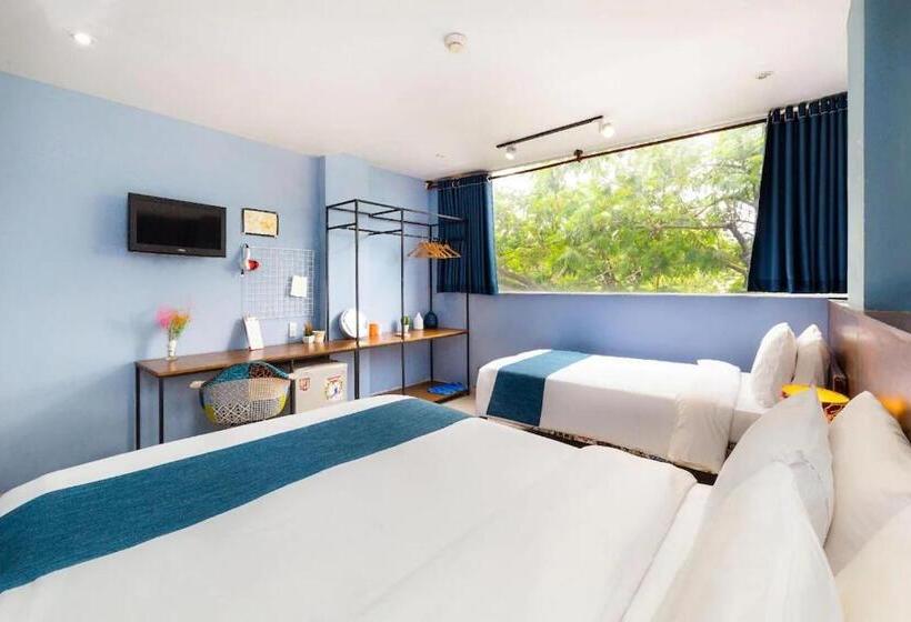 اتاق لوکس سه تخته, Vintage Park View Hotel & Spa   Hoang Phi