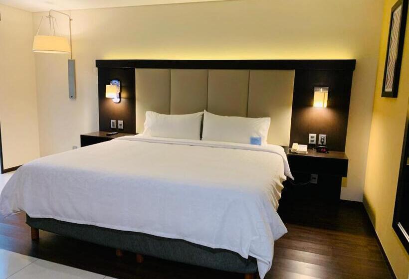 キングサイズベッドのスタンダードルーム, Holiday Inn Express Mexico Basilica, An Ihg