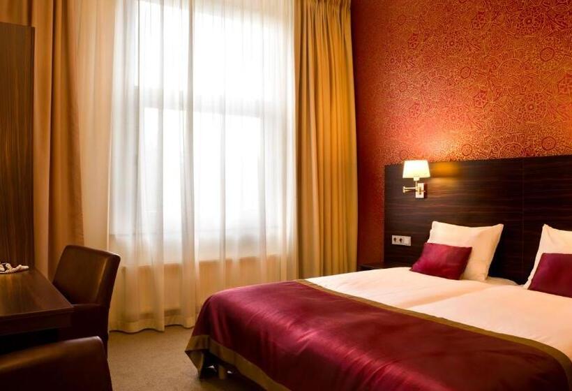 Номер Стандарт, Kontakt Der Kontinenten