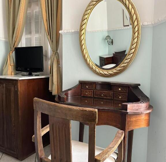 اتاق لوکس, Monte Kristo