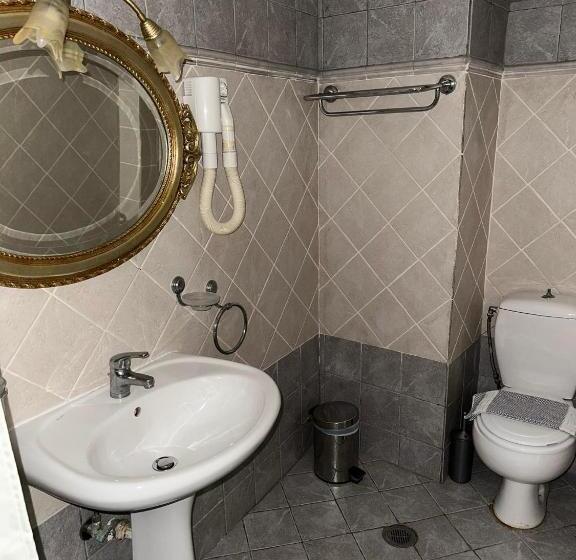 اتاق لوکس, Monte Kristo