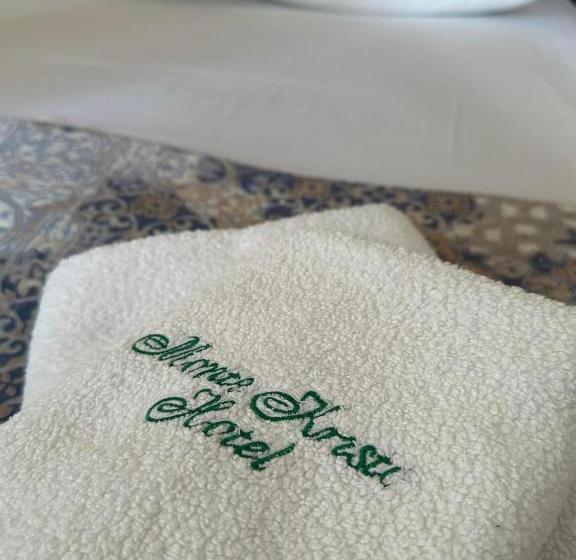 اتاق لوکس, Monte Kristo