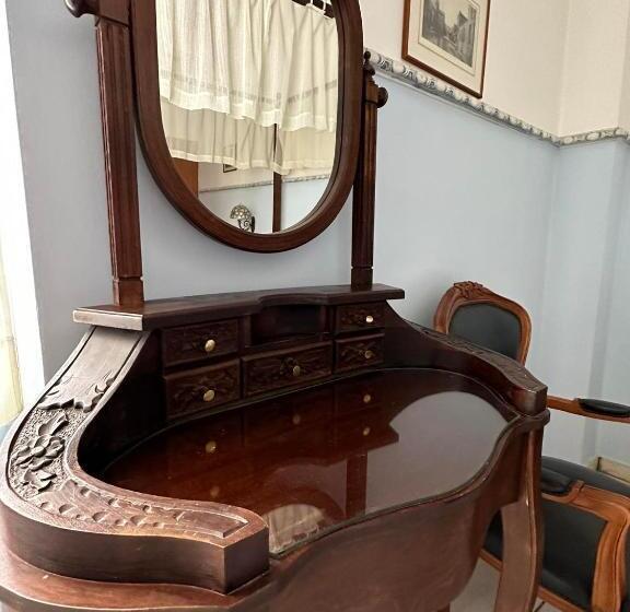 اتاق لوکس چهار تخته, Monte Kristo