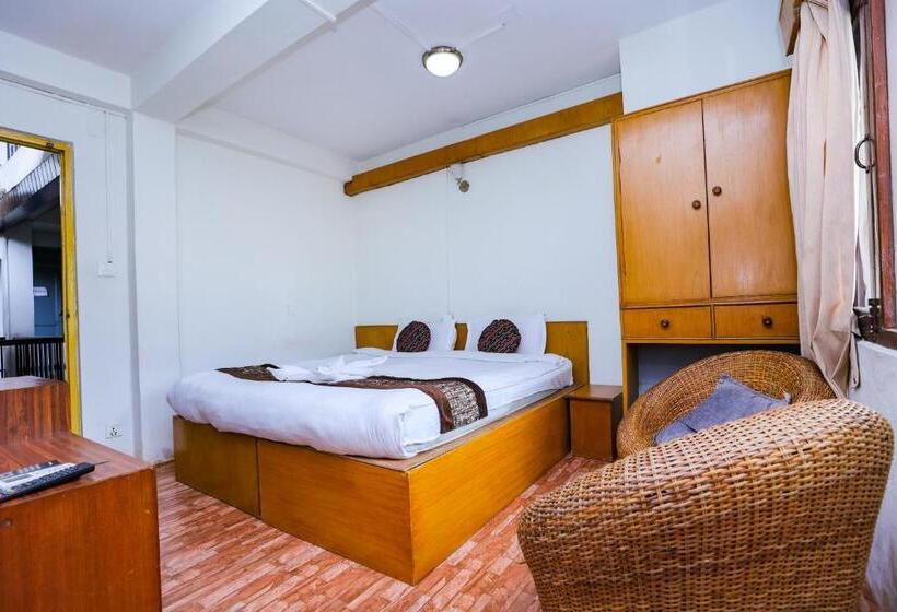 اتاق استاندارد, Nana