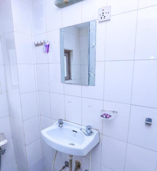 اتاق استاندارد, Nana