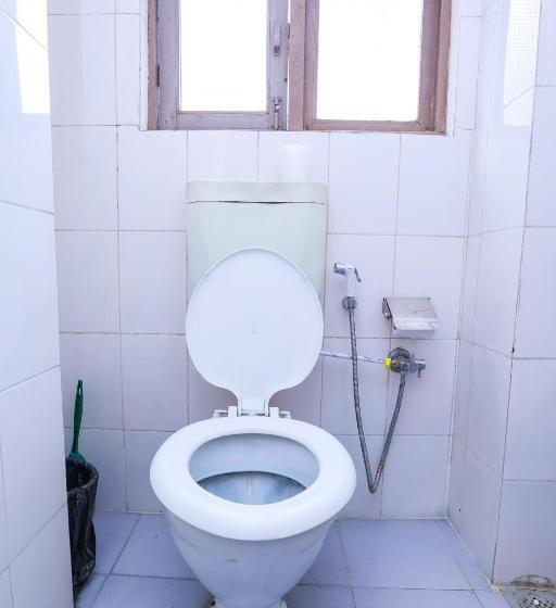 اتاق اکونومی یک تخته, Nana