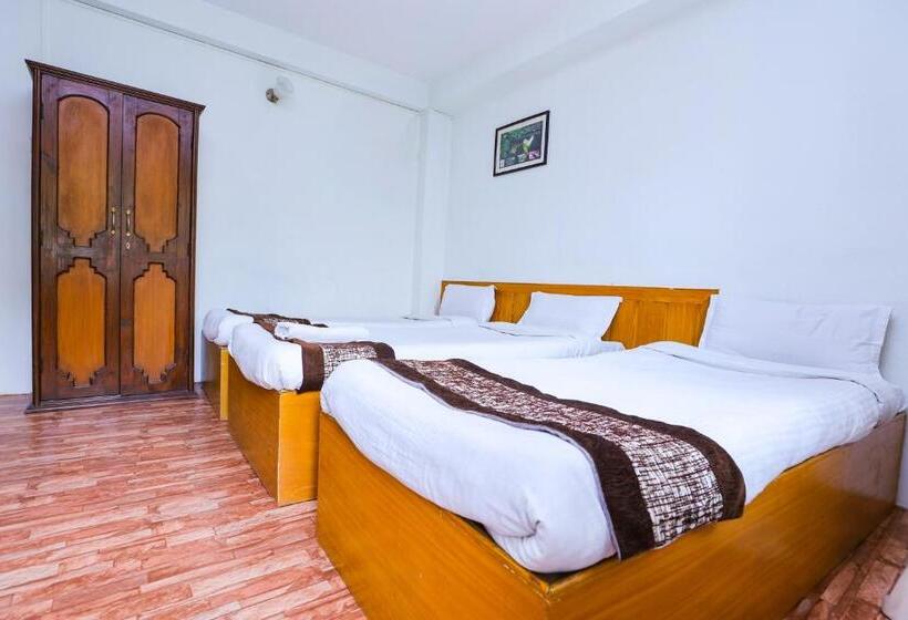 اتاق استاندارد با بالکن, Nana