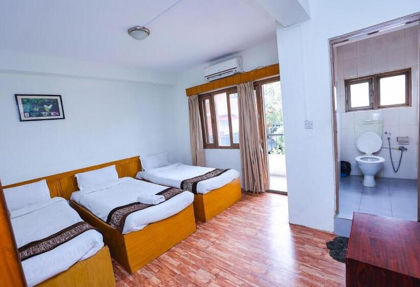 اتاق لوکس سه تخته, Nana