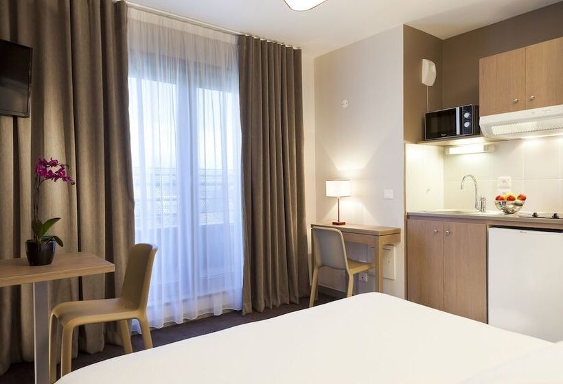 Студия Стандарт, Nehô Suites Porte De Genève   Gare Annemasse