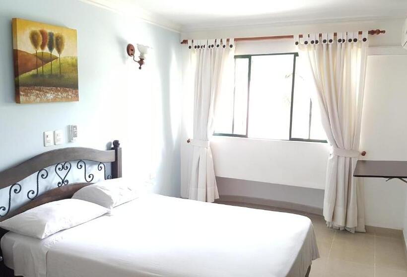 标准单人间, Palmera Real