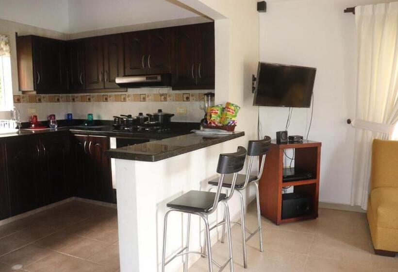 标准平房, Palmera Real