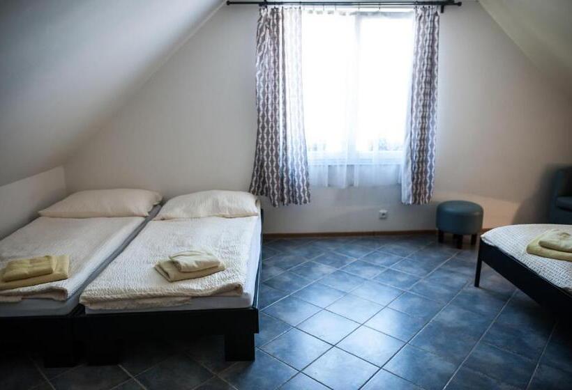 4인용 스탠다드 룸, Penzion Eden