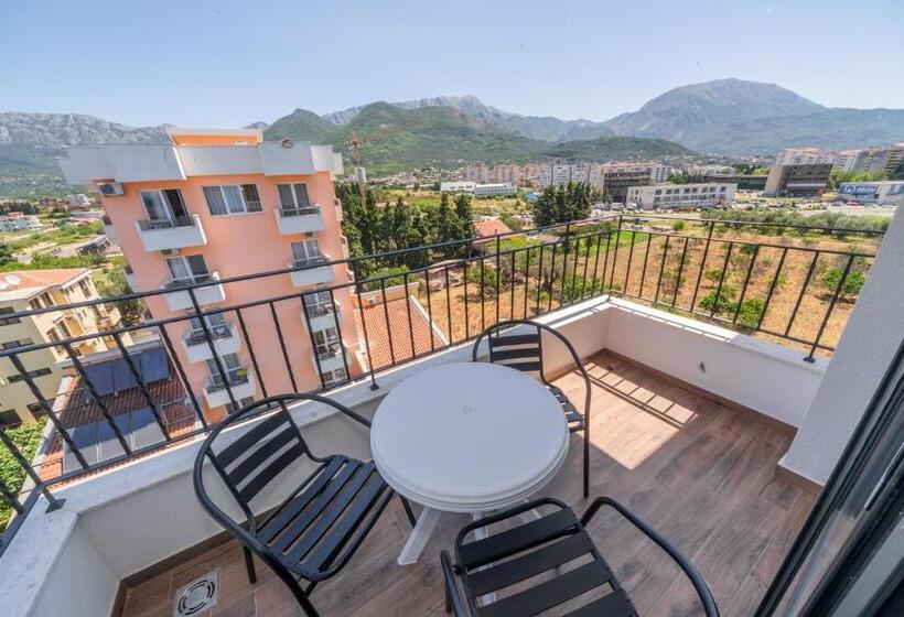 اتاق استاندارد با بالکن, Pharos