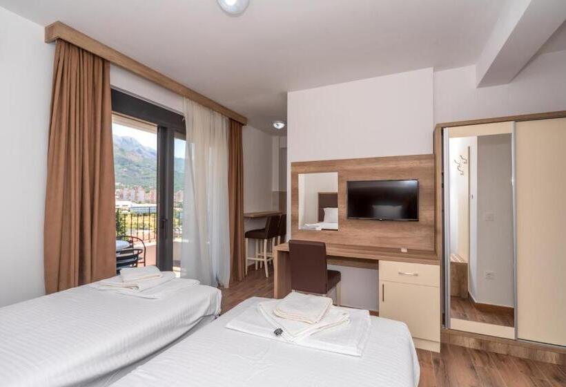 اتاق استاندارد با بالکن, Pharos