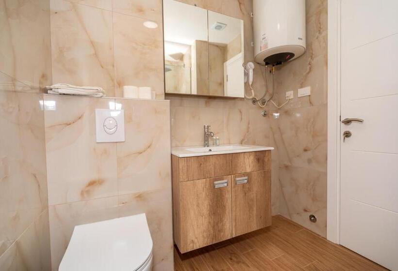 اتاق استاندارد با بالکن, Pharos