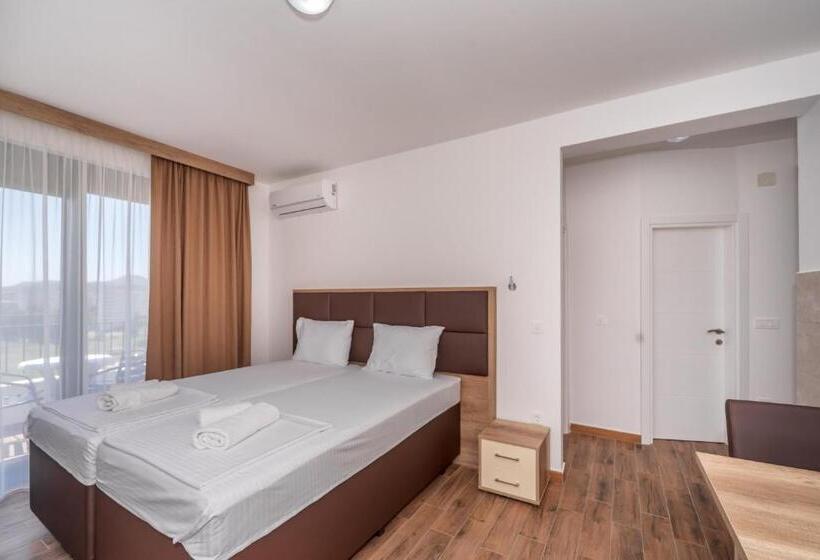 اتاق استاندارد با بالکن, Pharos