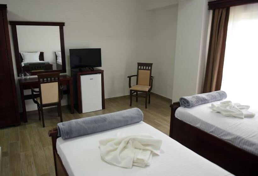 اتاق استاندارد با بالکن, Pharos