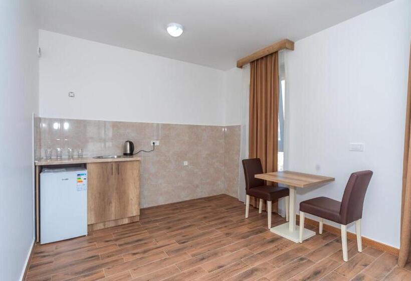 Deluxe Suite King Bed, Pharos