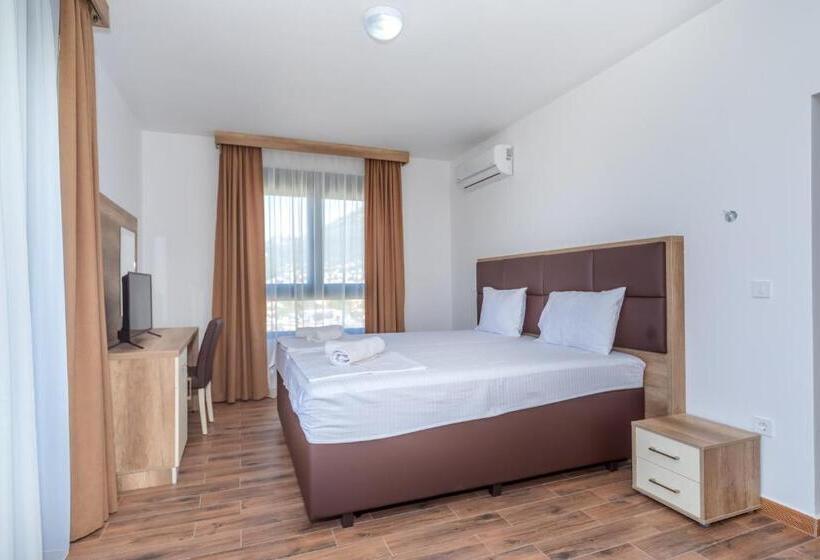 Deluxe Suite King Bed, Pharos