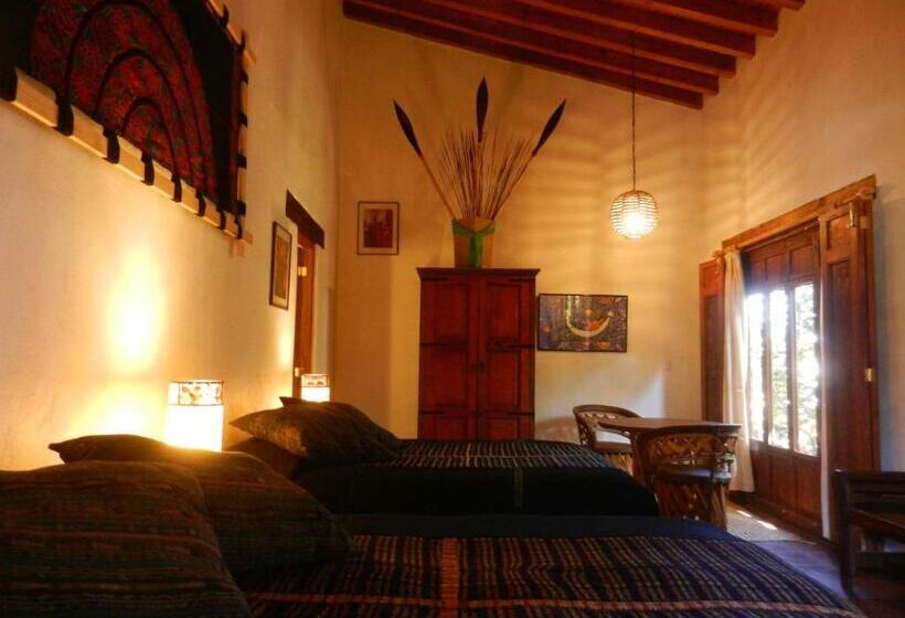 חדר לארבעה סטנדרטי עם מרפסת, Posada Yolihuani