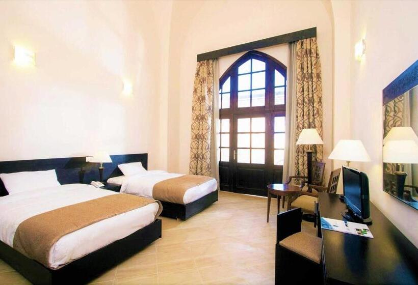 اتاق استاندارد, Rohanou Beach Resort