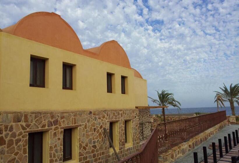 اتاق استاندارد, Rohanou Beach Resort