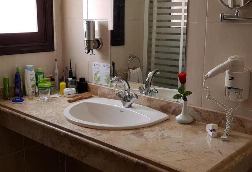 اتاق استاندارد برای معلولان, Rohanou Beach Resort