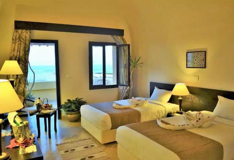سوییت, Rohanou Beach Resort