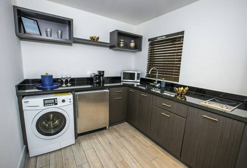 جناح, Seaside All Suites