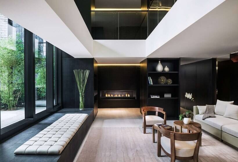 סוויטה דלוקס, The Temple House