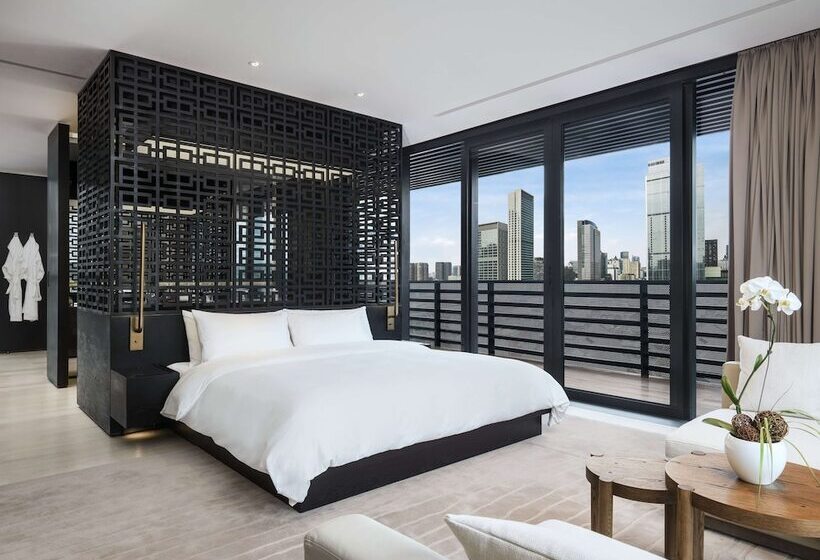 חדר סטודיו סטנדרד, The Temple House