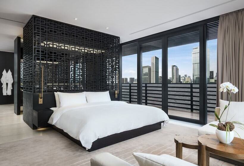 חדר סטודיו סטנדרד, The Temple House