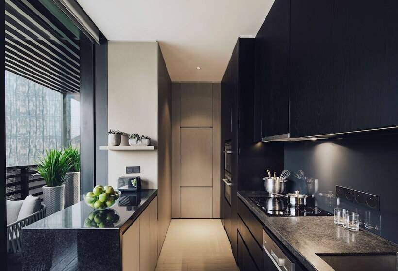 חדר פרמיום, The Temple House