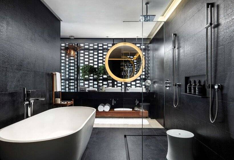 חדר פנטהאוז, The Temple House