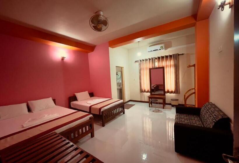 家庭间, Cinnamon Tree