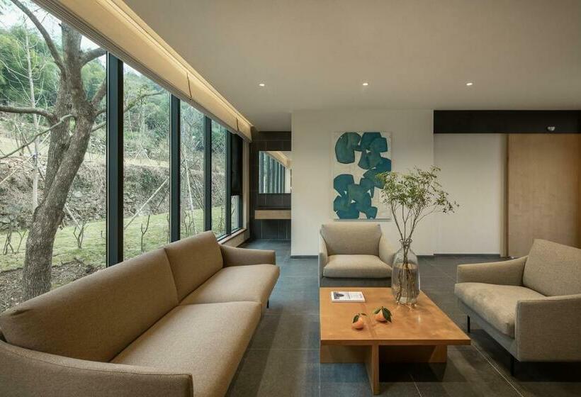 メゾネットスイート, Mountain And Autumn Homestay