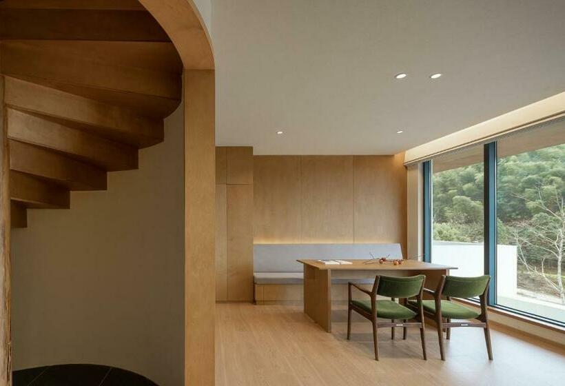 メゾネットスイート, Mountain And Autumn Homestay