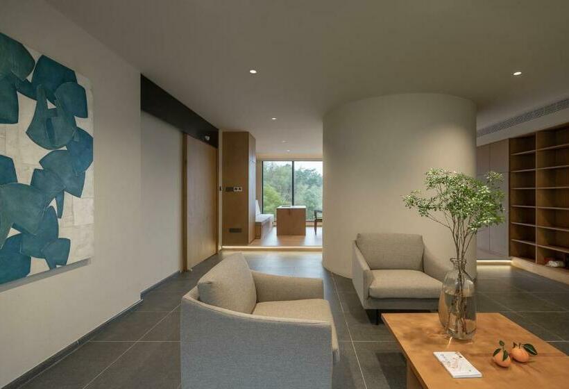 メゾネットスイート, Mountain And Autumn Homestay