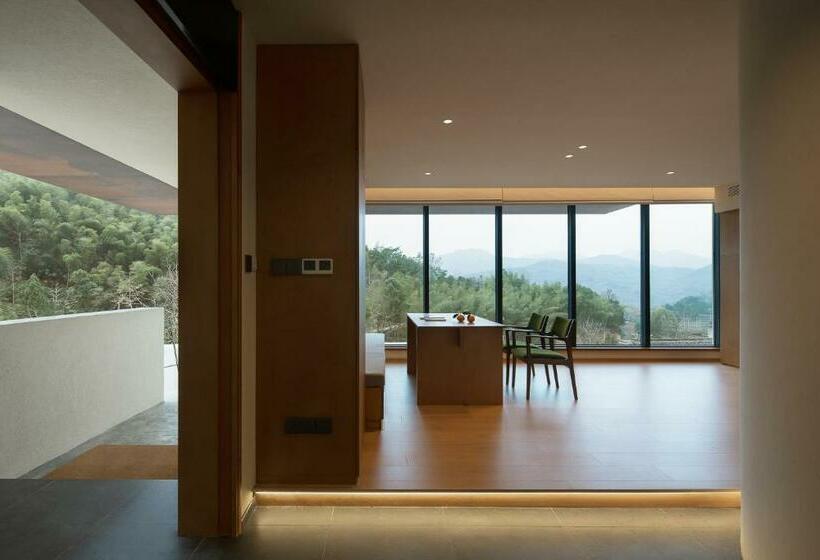 メゾネットスイート, Mountain And Autumn Homestay