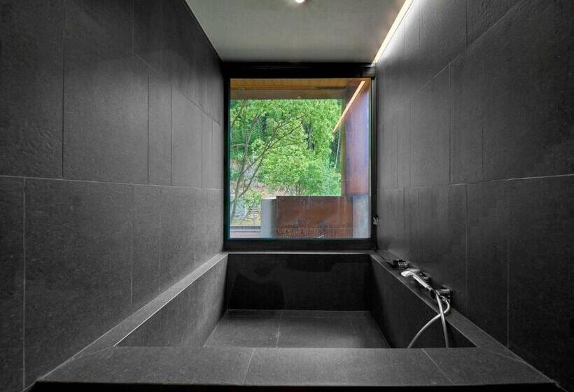 メゾネットスイート, Mountain And Autumn Homestay