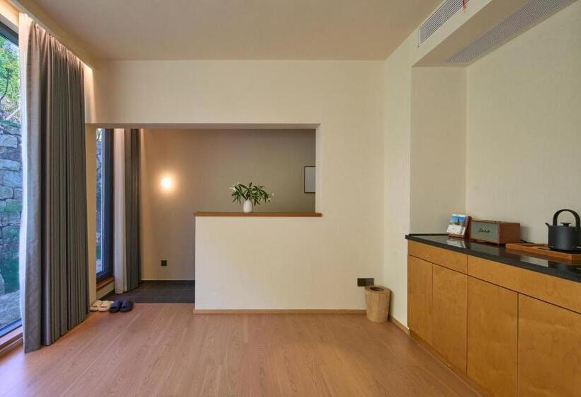 اتاق سوپریور با چشم‌انداز, Mountain And Autumn Homestay