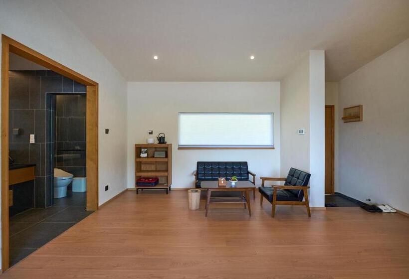 バルコニー付きスタンダードルーム, Mountain And Autumn Homestay